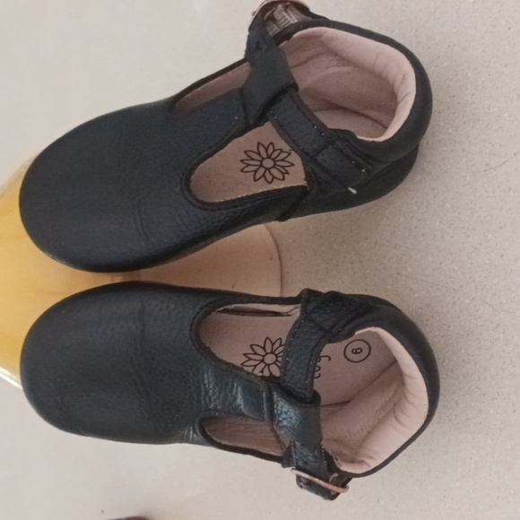 Teg+Lai  T Strap Black Rubber Flex Sole Shoes - Picture 2 of 10